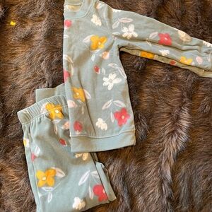 Sweatshirt and pants set